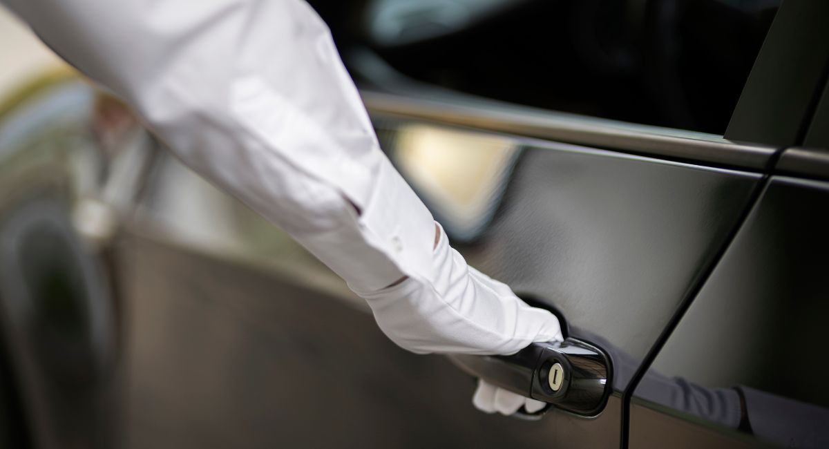 How Much To Tip Hospital Valets?